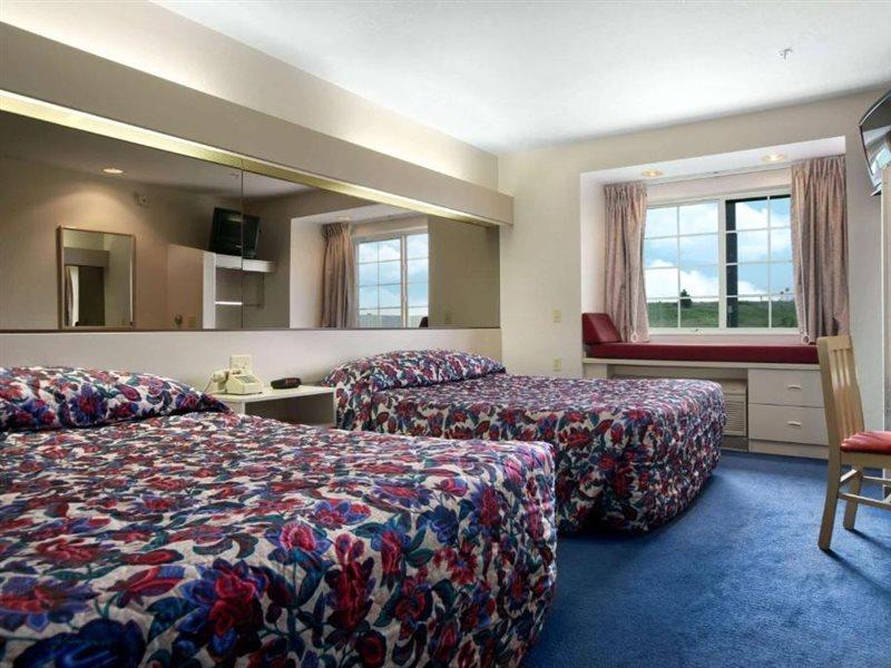Microtel Inn By Wyndham Champaign Exterior photo