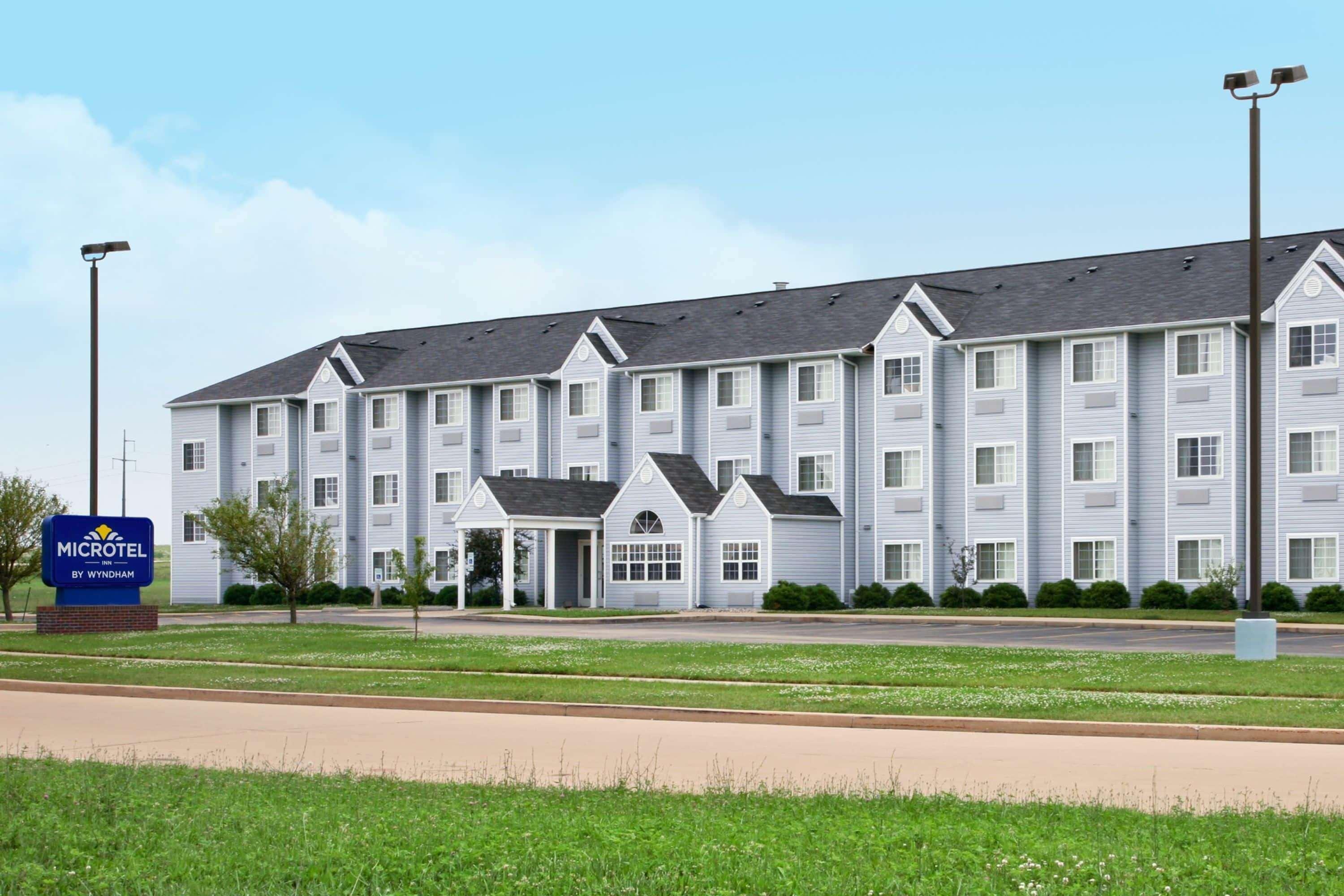 Microtel Inn By Wyndham Champaign Exterior photo