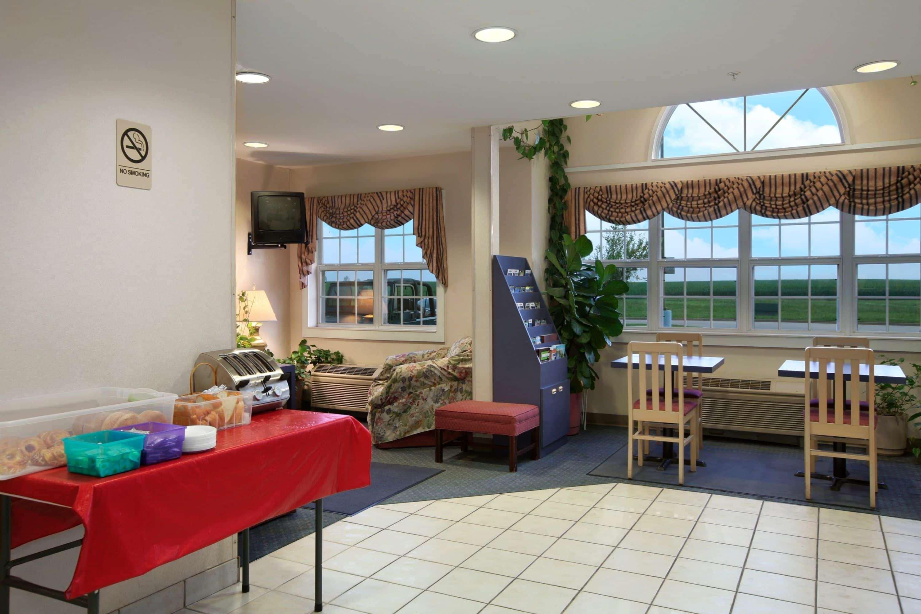 Microtel Inn By Wyndham Champaign Exterior photo