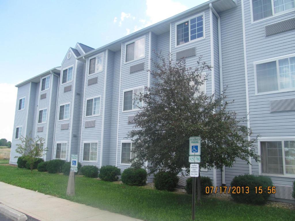Microtel Inn By Wyndham Champaign Exterior photo